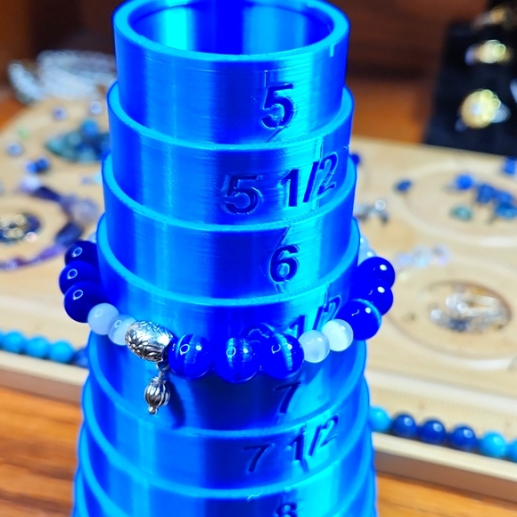 NWT Captivating Blue and White Cat Eye with silver accents Stretch Bracelet - Picture 3 of 3